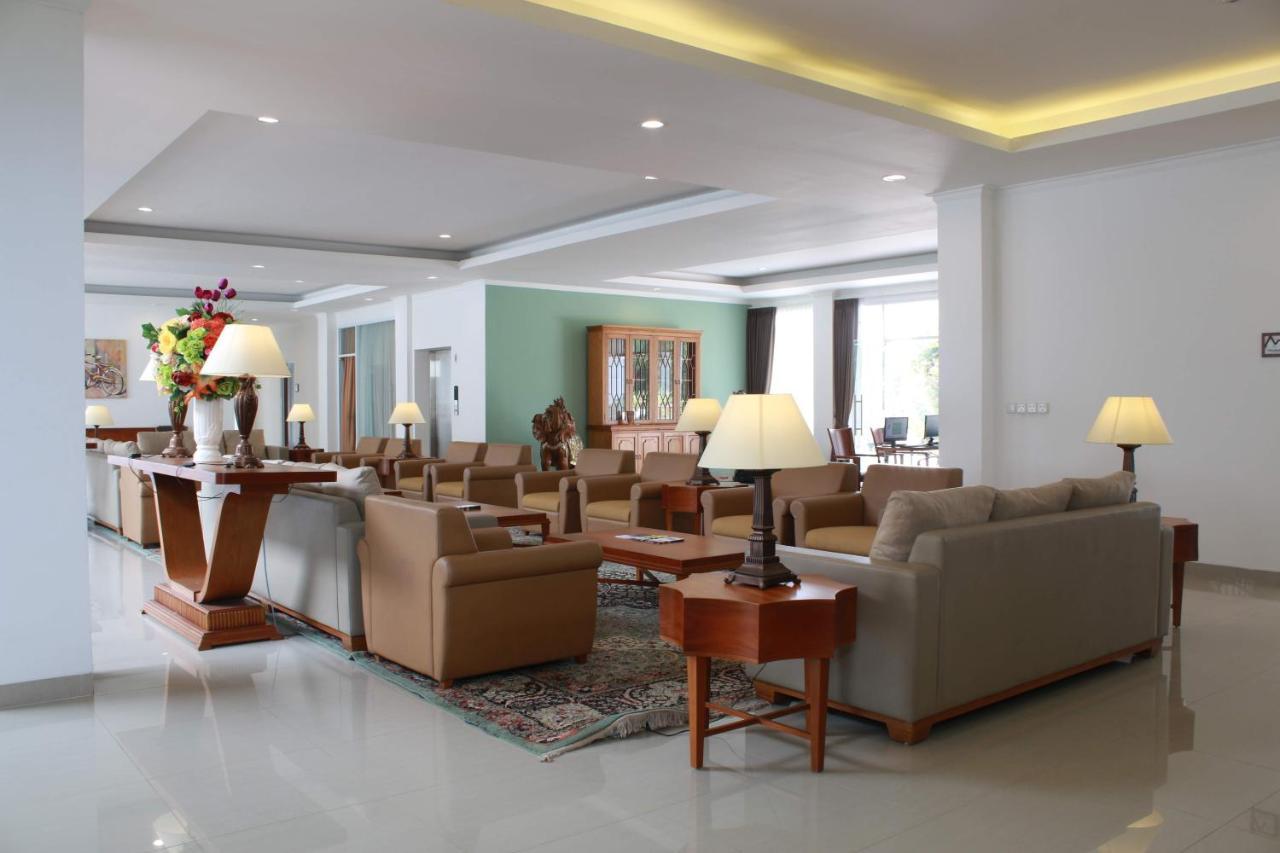 Hotel Adiroso Managed By Sahid 3*